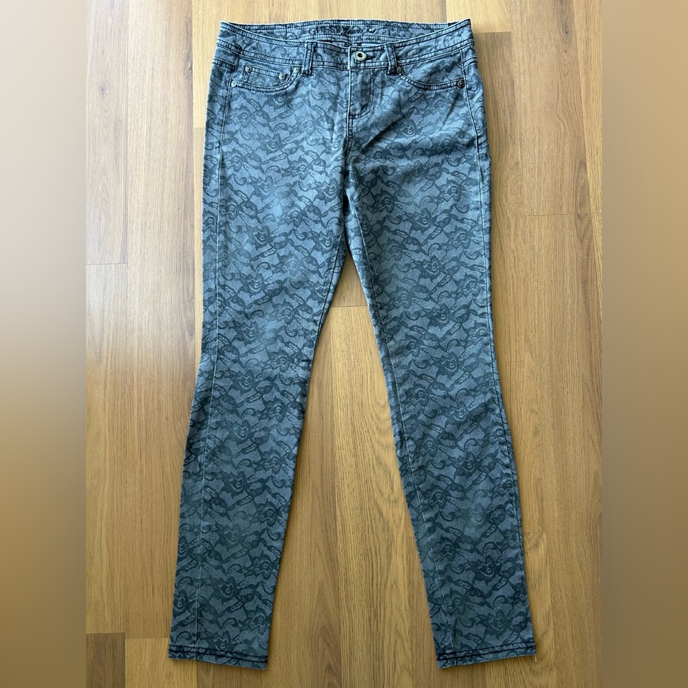 Guess Jeans stretch gray lace pattern pants 27